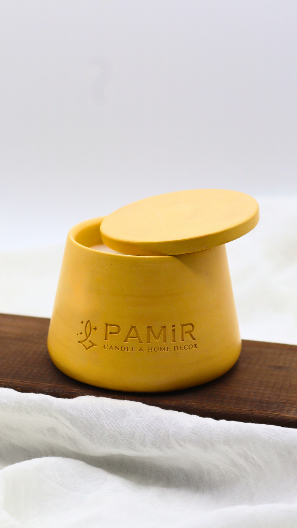 Pamir Modern Kapaklı Taş Mum Koleksiyonu: Estetik Tasarım ve Doğal Renklerin Buluşması