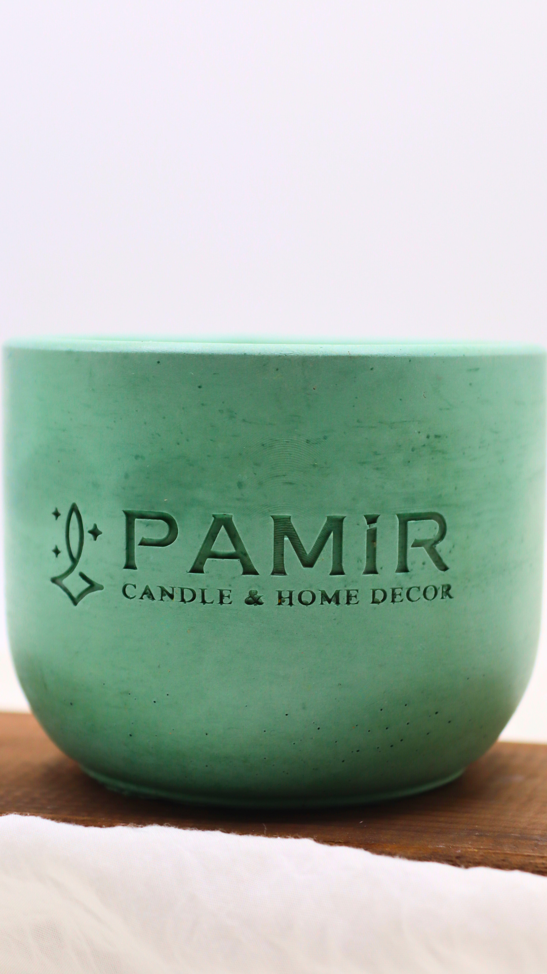 Pamir Modern Saksı Taş Mum Koleksiyonu: Estetik Tasarım ve Doğal Renklerin Buluşması