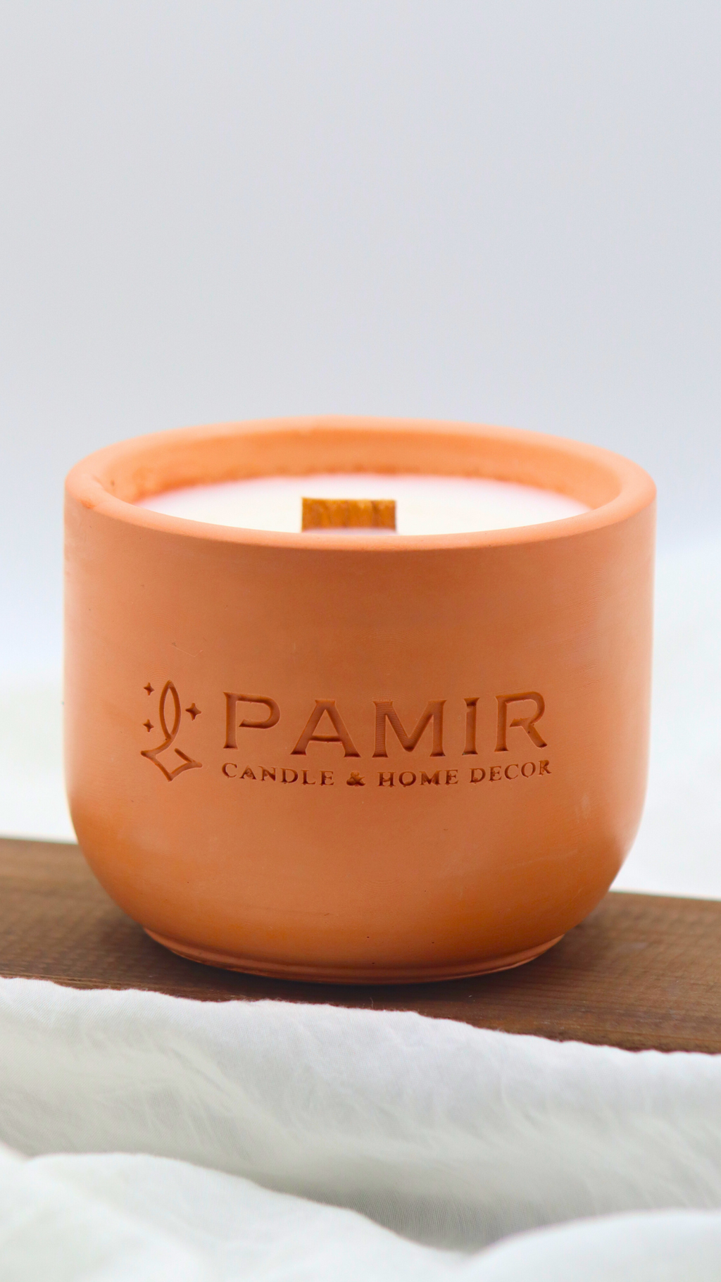 Pamir Modern Saksı Taş Mum Koleksiyonu: Estetik Tasarım ve Doğal Renklerin Buluşması