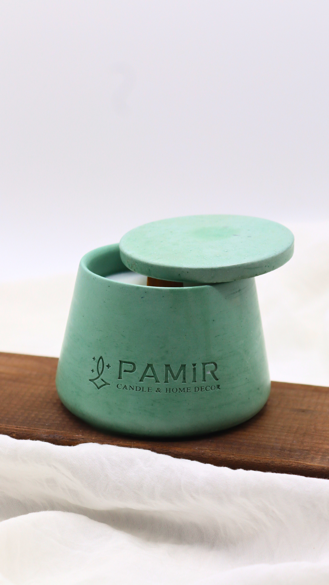 Pamir Modern Kapaklı Taş Mum Koleksiyonu: Estetik Tasarım ve Doğal Renklerin Buluşması