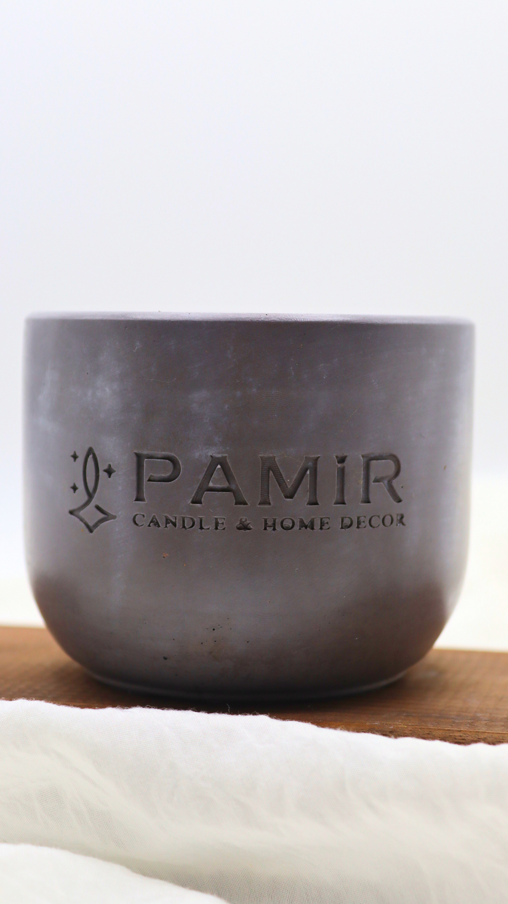 Pamir Modern Saksı Taş Mum Koleksiyonu: Estetik Tasarım ve Doğal Renklerin Buluşması